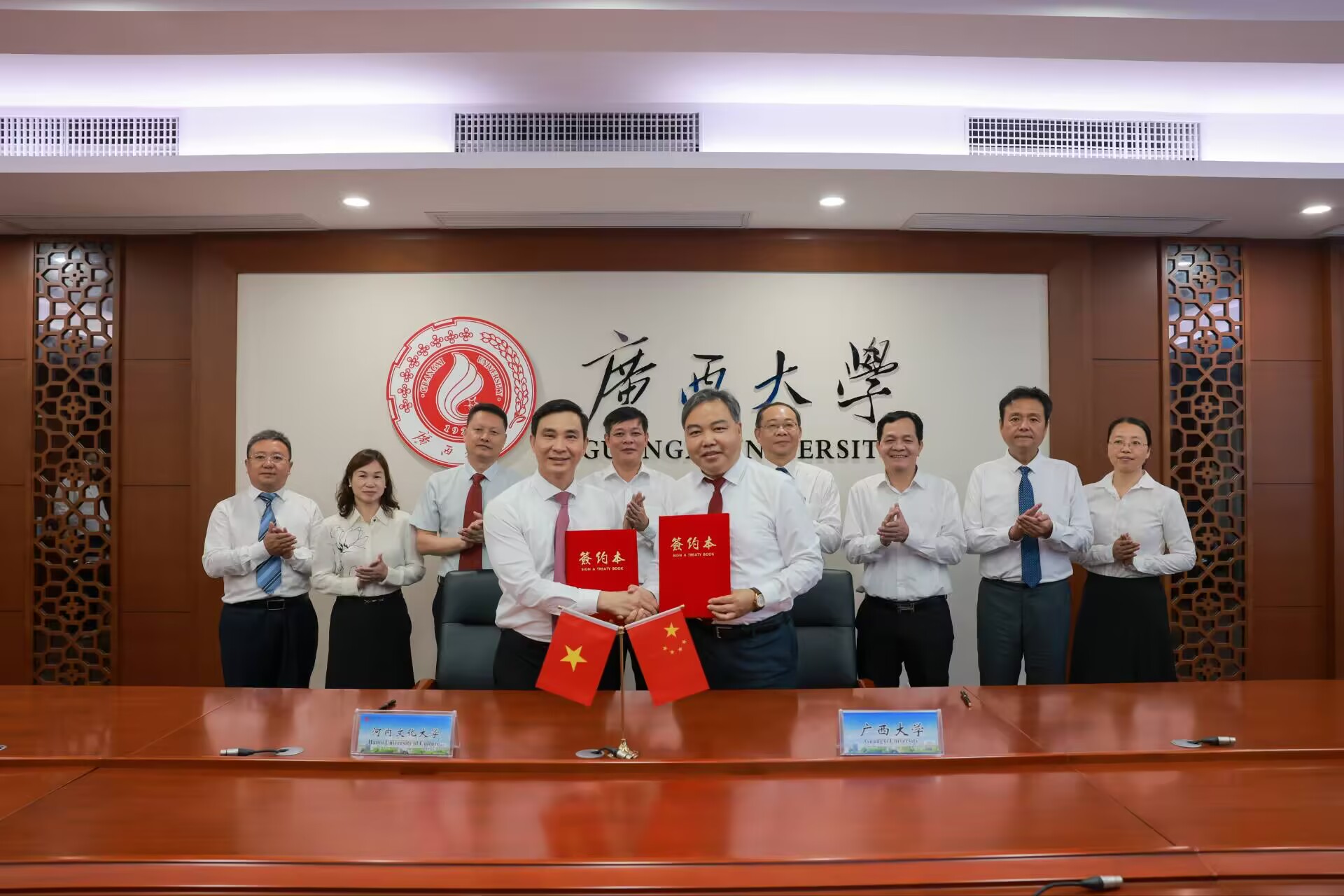                越南河内文化大学代表团来访飞球（2026-08-04）